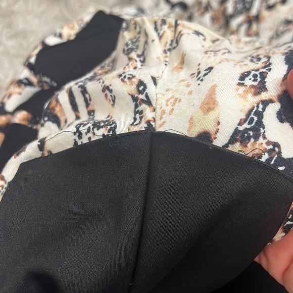 BEBE STRETCHY MIDI‎ DRESS - Picture 12 of 13